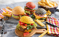 Party burger colorati con medaglioni