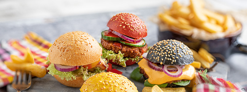 Party burger colorati con medaglioni