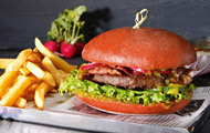 Red Love Burger con carne, bacon e relish