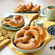 Brezel dolce con zucchero-cannella