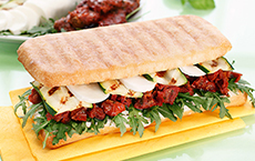 Ciabatta con pomodori secchi e mozzarella