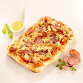 Pizza Premium con salame - 1