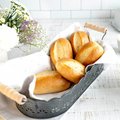 Panino dolce medio per la colazione, già pronto - 1