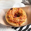 Pizza donut con salame