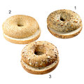 Assortimento di bagel, tagliati