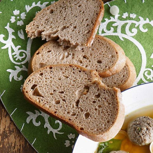 Pane contadino rustico, già affettato